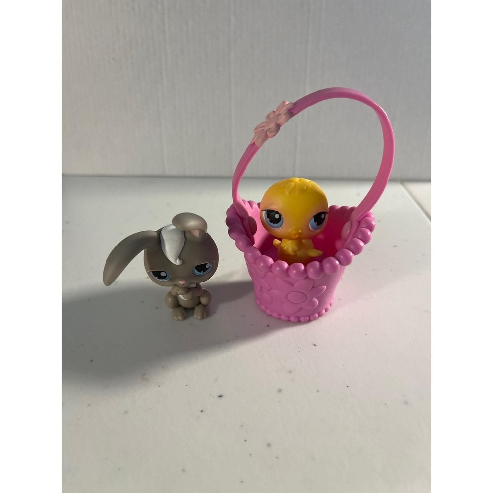 Littlest Pet Shop LPS Easter Bunny and Chick with Pink Basket Set Hasbro G2